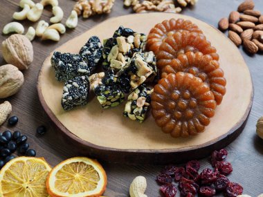 Kore geleneksel tatlılar ve kurabiye ve Fındık Mix, gangjeong, Yakgwa, Bal Çerez 