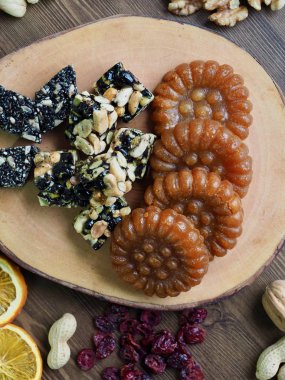 Kore geleneksel tatlılar ve kurabiye ve Fındık Mix, gangjeong, Yakgwa, Bal Çerez 