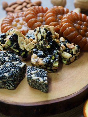 Kore geleneksel tatlılar ve kurabiye ve Fındık Mix, gangjeong, Yakgwa, Bal Çerez 