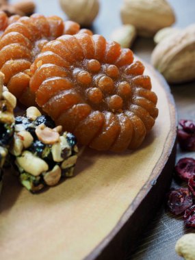 Kore geleneksel tatlılar ve kurabiye ve Fındık Mix, gangjeong, Yakgwa, Bal Çerez 