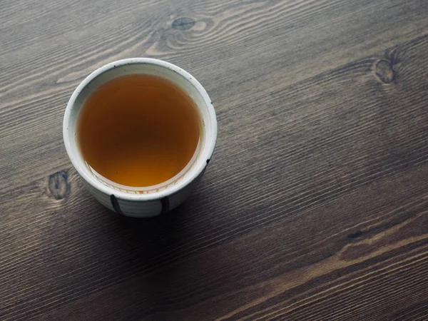 Τσάι Ξύλινες Σανίδες Και Ποτήρια Πορσελάνης Μαύρο Τσάι — Φωτογραφία Αρχείου