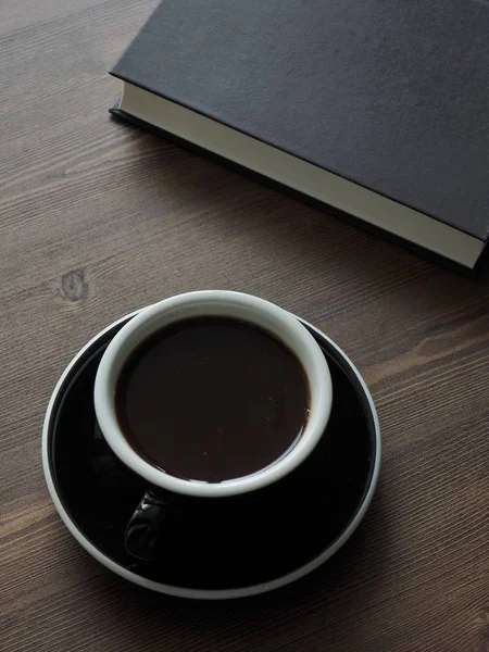 Fondo Tablero Madera Con Café Libros Negros —  Fotos de Stock