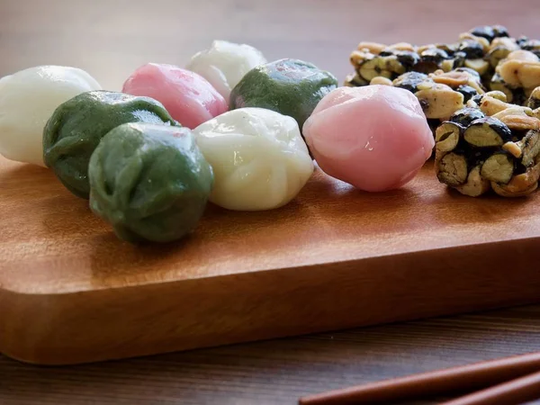 Korean Traditional Sweets Cookies Songpyeon Honey Filledrice Cake Sesame Glutinous — Stock Photo, Image