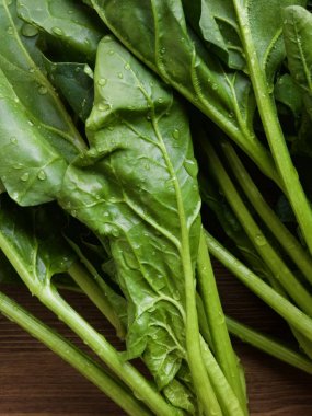 Kore taze organik ıspanak.