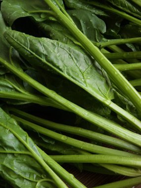 Kore taze organik ıspanak.