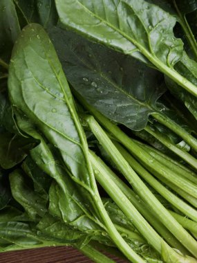 Kore taze organik ıspanak.