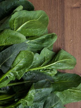 Kore taze organik ıspanak.