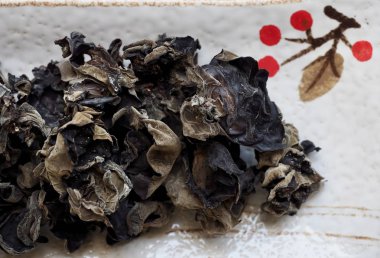 Asya gıda Kurutulmuş ağaç kulak mantarı, Macerate ağaç kulak mantarı