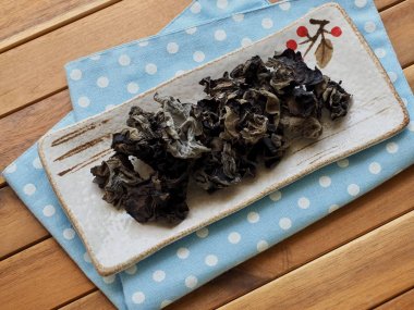 Asya gıda Kurutulmuş ağaç kulak mantarı, Macerate ağaç kulak mantarı