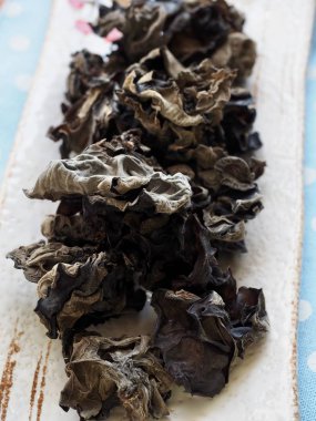 Asya gıda Kurutulmuş ağaç kulak mantarı, Macerate ağaç kulak mantarı