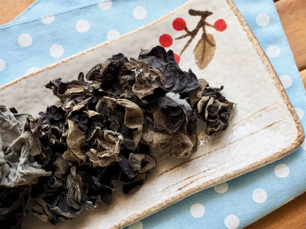 Asya gıda Kurutulmuş ağaç kulak mantarı, Macerate ağaç kulak mantarı