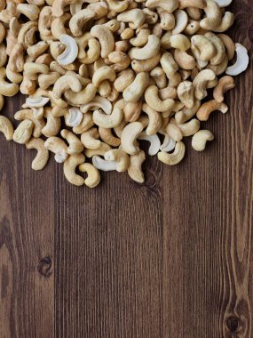 Ahşap tahta ile Kaju fıstığı
