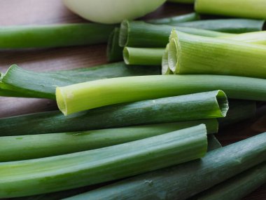 Taze organik sebzeler, soğan, dalga, kabak