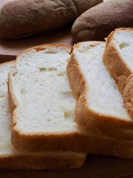 Ψωμί Ολικής Άλεσης Και Σκέτο Ψωμί — Φωτογραφία Αρχείου