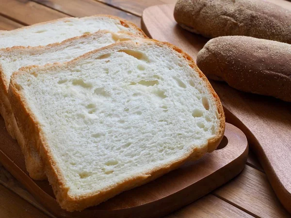 Vollkornbrot Und Normales Brot — Stockfoto