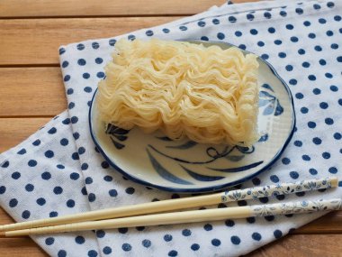 Asya gıda pirinç noodle, Kuru Pirinç Noodle