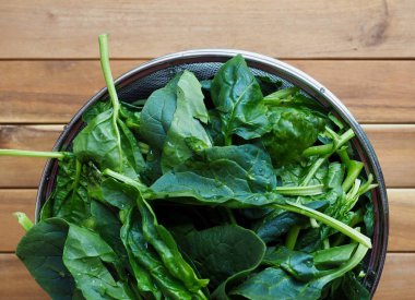 Kore taze organik ıspanak.