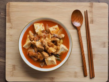 Kore yemeği Kimchi güveç, Kimchi-jjigae