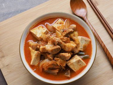 Kore yemeği Kimchi güveç, Kimchi-jjigae