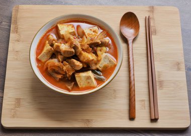 Kore yemeği Kimchi güveç, Kimchi-jjigae