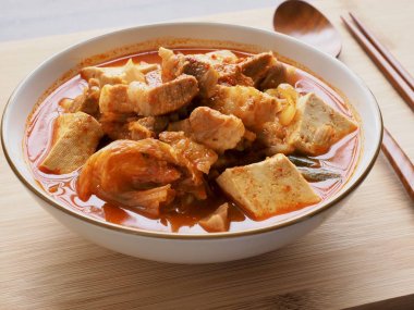 Kore yemeği Kimchi güveç, Kimchi-jjigae