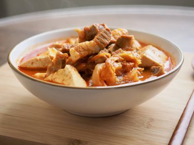 Kore yemeği Kimchi güveç, Kimchi-jjigae