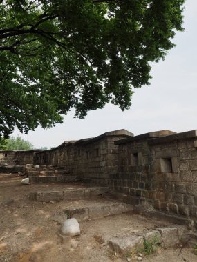 Kore Geleneksel Mimari Kale Duvar