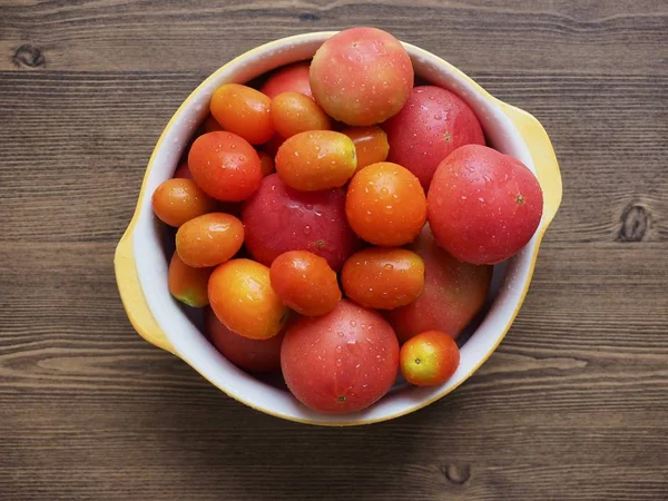 Fresh Organic Tomatoes Organic Cherry Tomato — Stock Photo, Image