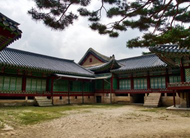 Kore 'nin geleneksel Sarayı Changdeok Sarayı