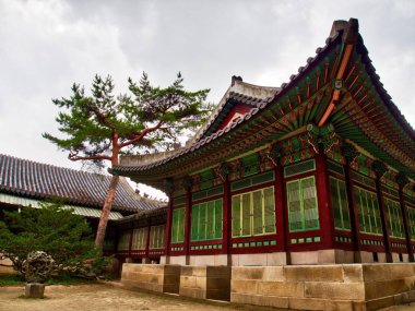 Kore 'nin geleneksel Sarayı Changdeok Sarayı