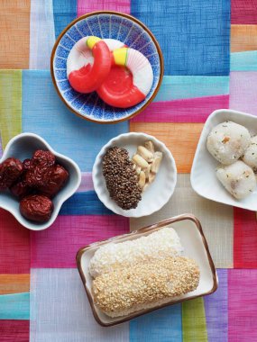 Kore geleneksel tatlılar ve kurabiyeler, , yugwa, glutinous pirinç kek, gangjeong, Jujube, şeker, pirinç kek