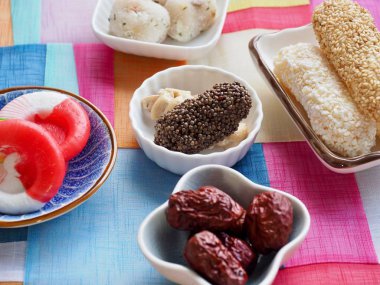 Kore geleneksel tatlılar ve kurabiyeler, , yugwa, glutinous pirinç kek, gangjeong, Jujube, şeker, pirinç kek