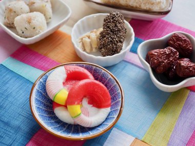 Kore geleneksel tatlılar ve kurabiyeler, , yugwa, glutinous pirinç kek, gangjeong, Jujube, şeker, pirinç kek