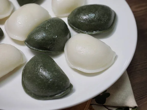 Makanan Korea Songpyeon Kue Beras Berbentuk Setengah Bulan — Stok Foto