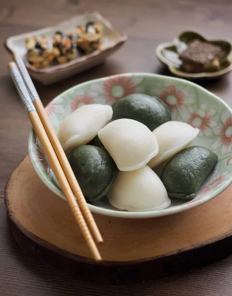 韓国料理ソンピョン 半月形の餅 — ストック写真