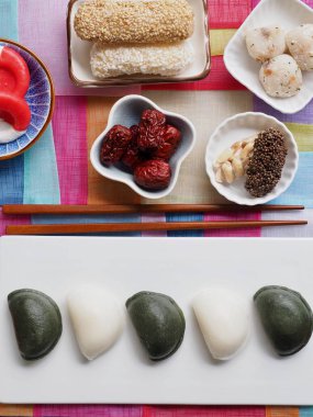 Kore geleneksel tatlılar ve kurabiyeler, , yugwa, glutinous pirinç kek, gangjeong, Jujube, şeker, pirinç kek, Songpyeon