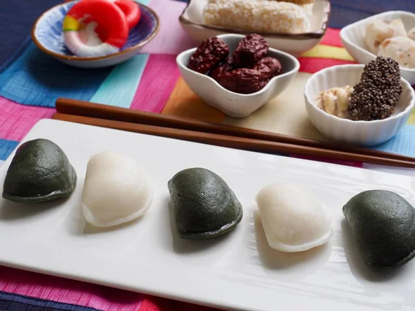 Koreanska Traditionella Sötsaker Och Kakor Yugwa Klibbig Rice Cake Gangjeong — Stockfoto