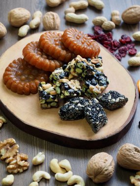 Kore geleneksel tatlılar ve kurabiye ve Fındık Mix, gangjeong, Yakgwa, Bal Çerez 