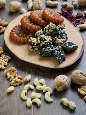 Kore geleneksel tatlılar ve kurabiye ve Fındık Mix, gangjeong, Yakgwa, Bal Çerez 