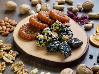 Kore geleneksel tatlılar ve kurabiye ve Fındık Mix, gangjeong, Yakgwa, Bal Çerez 