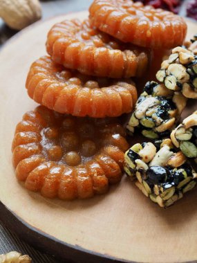 Kore geleneksel tatlılar ve kurabiye ve Fındık Mix, gangjeong, Yakgwa, Bal Çerez 