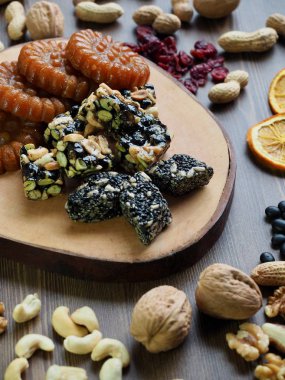 Kore geleneksel tatlılar ve kurabiye ve Fındık Mix, gangjeong, Yakgwa, Bal Çerez 