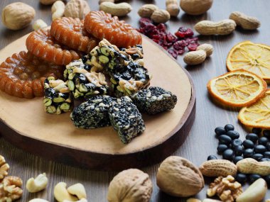 Kore geleneksel tatlılar ve kurabiye ve Fındık Mix, gangjeong, Yakgwa, Bal Çerez 