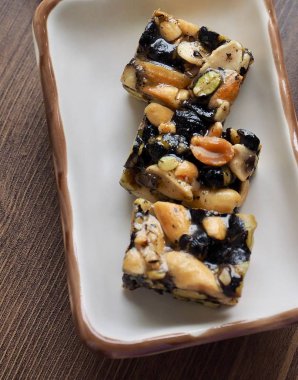 Kore geleneksel aperatifler Sweetricepuffs, Siyah Fasulye gangjeong, Fıstık gangjeong