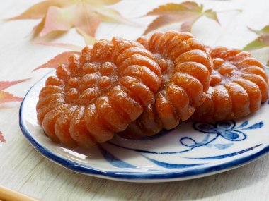 Kore geleneksel tatlılar Yakgwa, Bal Çerez ve Akçaağaç yaprağı