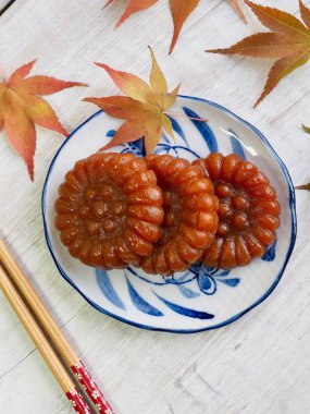 Kore geleneksel tatlılar Yakgwa, Bal Çerez ve Akçaağaç yaprağı