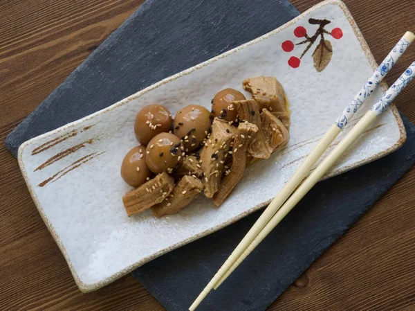  Asya gıda Domuz eti ve bıldırcın yumurtası soya sosu ve Bıldırcın yumurtası 