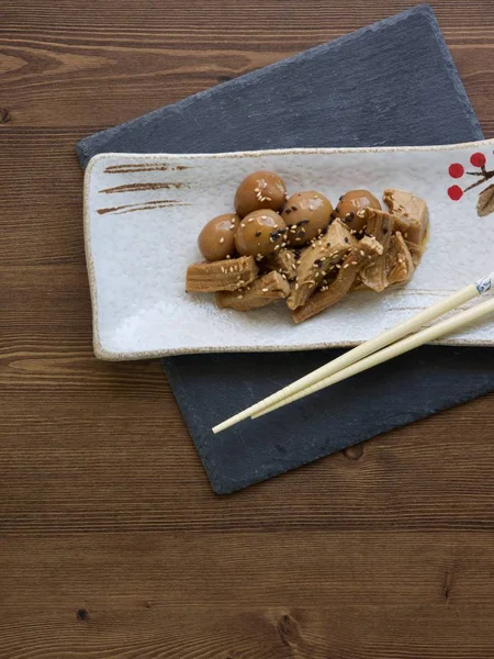  Asya gıda Domuz eti ve bıldırcın yumurtası soya sosu ve Bıldırcın yumurtası 