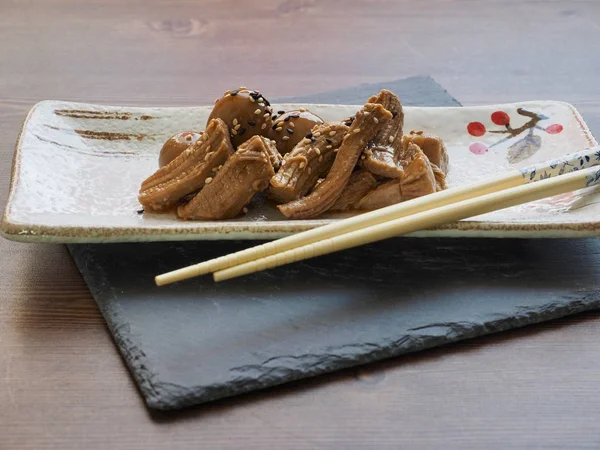  Asya gıda Domuz eti ve bıldırcın yumurtası soya sosu ve Bıldırcın yumurtası 