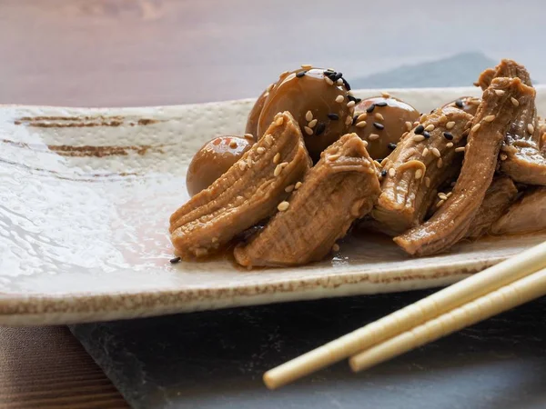  Asya gıda Domuz eti ve bıldırcın yumurtası soya sosu ve Bıldırcın yumurtası 